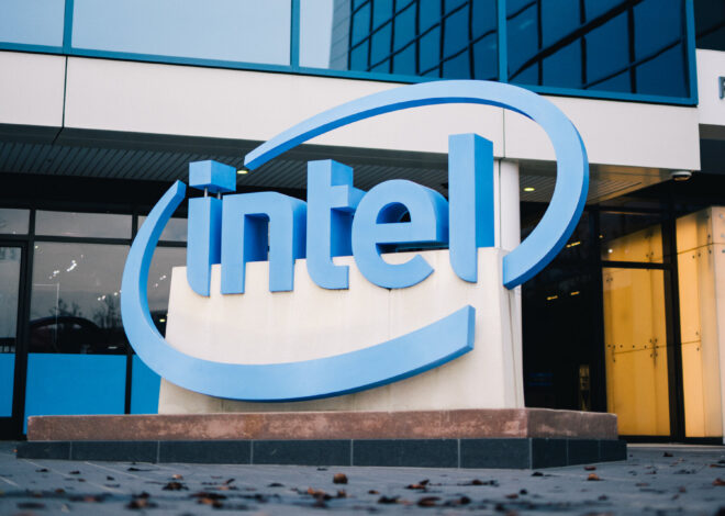 Intel Said to Seek Investment From Apple